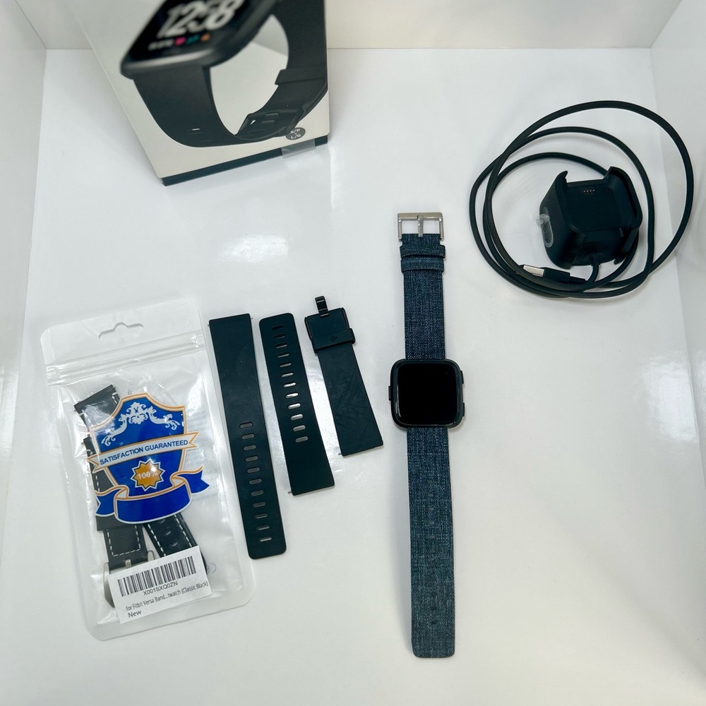 ✨✨SOLD✨✨Fitbit Versa, Size Small-Large In Excellent New Condition, - Picture 6 of 8